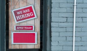 Economia real: debate sobre desemprego e dados econômicos reacende discussão sobre subutilização no Brasil